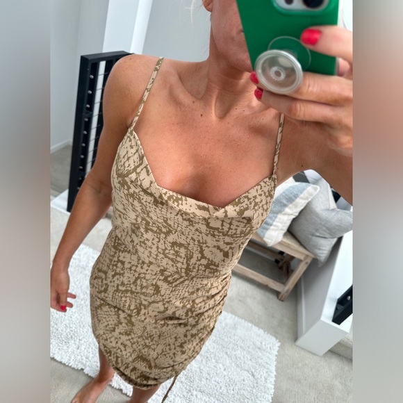 Forever 21 tan beige Snake Print Ruched Midi Dress with Spaghetti Straps Fall M - Picture 4 of 15